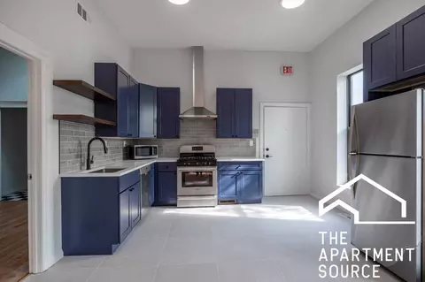 646 N Damen Ave #2R, Chicago, IL 60622