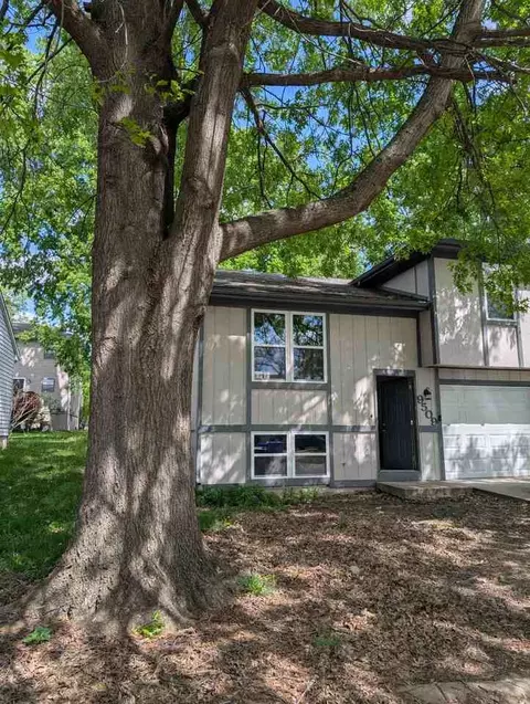 w 86th ter, Overland Park, KS 66212