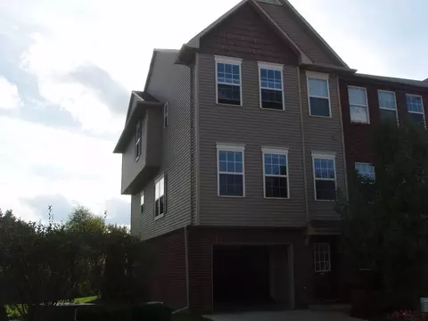 2149 Knotty Pine Tr, Howell, MI 48855