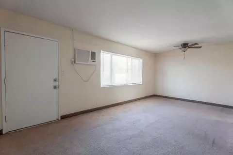 216 N 10th St, Las Vegas, NV 89101