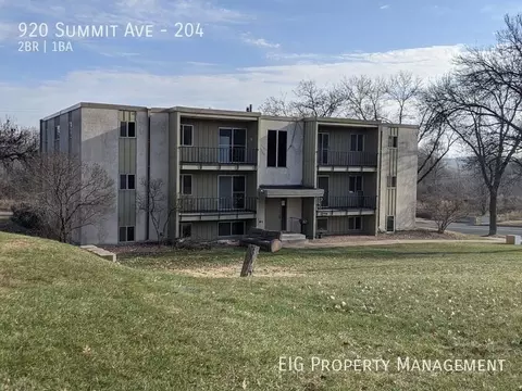 920 Summit Ave, South Saint Paul, MN 55075