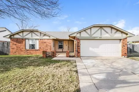 1519 Hollow Oak Dr, Moore, OK 73160
