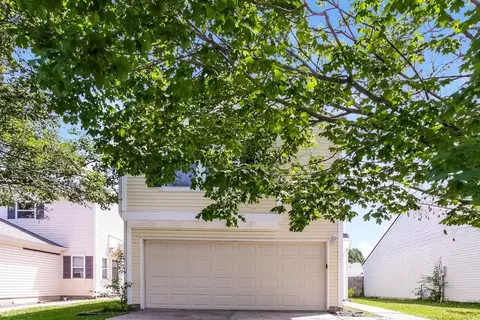 4487 Connaught East Dr, Plainfield, IN 46168