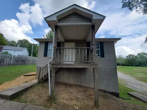 118 N Poole St # B, Ashland City, TN 37015