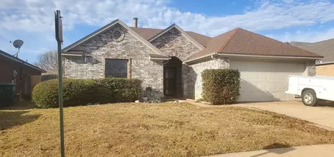 7904 White Water Ct, Fort Worth, TX 76123