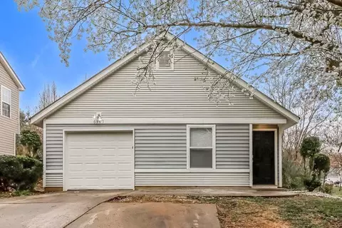 6303 Linda Vista Ln, Charlotte, NC 28216