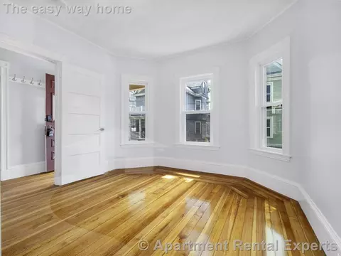 59 Hawthorne St #1, Somerville, MA 02144