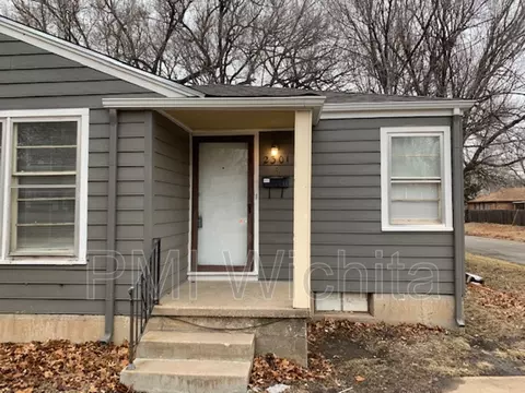 2301 S Belmont St, Wichita, KS 67218
