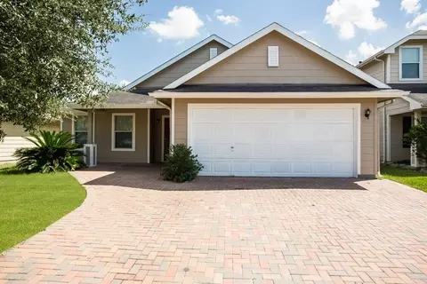 19722 Twin Rivers Dr, Tomball, TX 77375