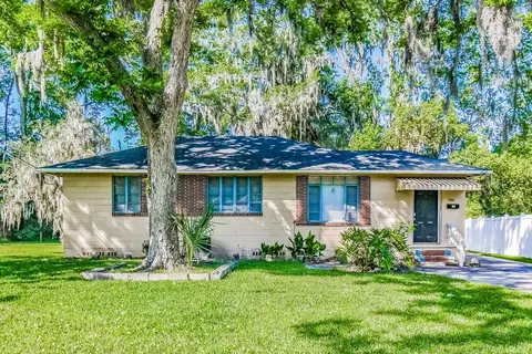 5204 Mays Dr, Jacksonville, FL 32209