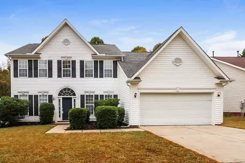 13514 Planters Row Dr, Charlotte, NC 28278