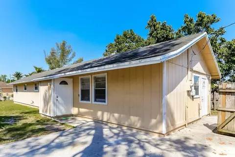 200 Perry Ave, Greenacres, FL 33463