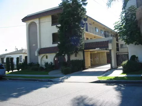 4040 W 130th St, Hawthorne, CA 90250