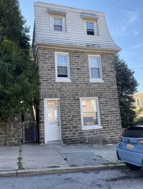 316 W Salaignac St #B, Philadelphia, PA 19128