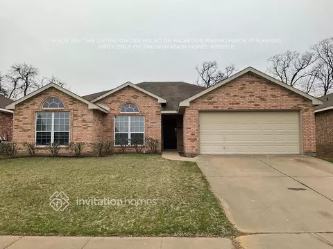 408 Hidden Ridge Dr, Burleson, TX 76028