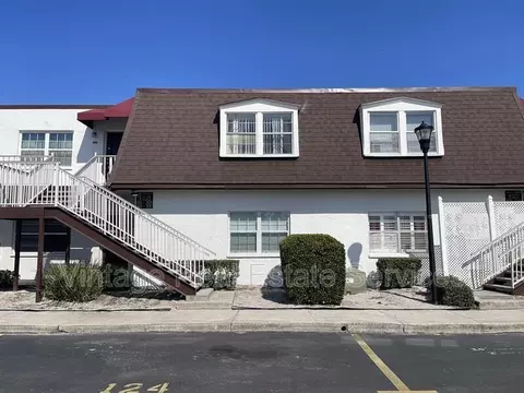 9105 W Hillsborough Ave #I104, Tampa, FL 33615