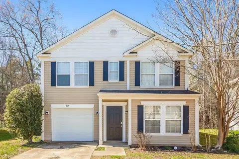 1215 Willow Bridge Ct, Charlotte, NC 28216