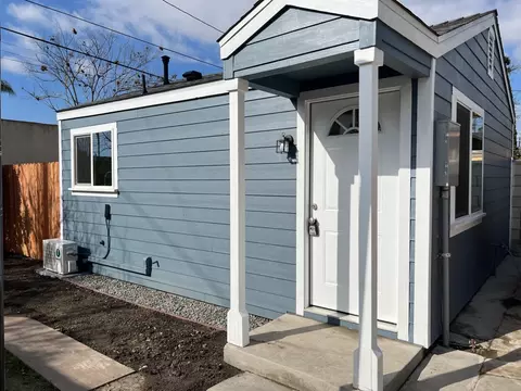 2038 S Sycamore St #2, Santa Ana, CA 92707