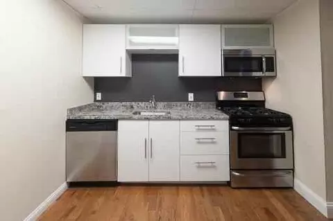 28 Monmouth St #1, Boston, MA 02128