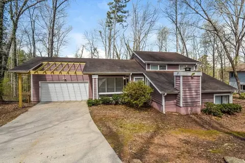 6804 Knollwood Dr, Douglasville, GA 30135