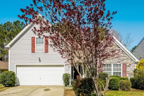 840 Red Oak Tree Dr, Fuquay Varina, NC 27526