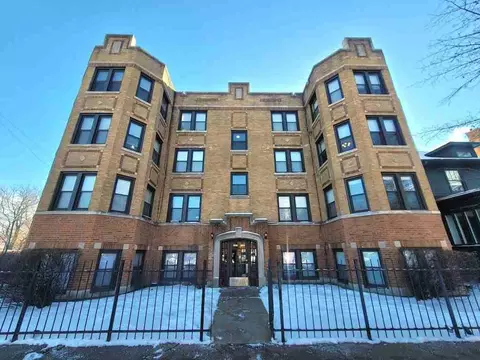 4226 N Clark St #1, Chicago, IL 60613