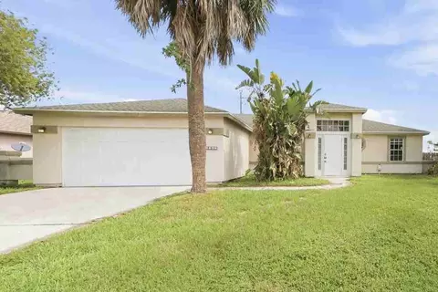 1565 SE Appamattox Ter, Port Saint Lucie, FL 34952