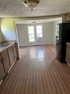 1233 E Walnut St, Nevada, MO 64772 photo 4