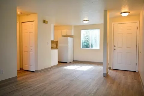 20125 SW Tualatin Valley Hwy #4, Aloha, OR 97003