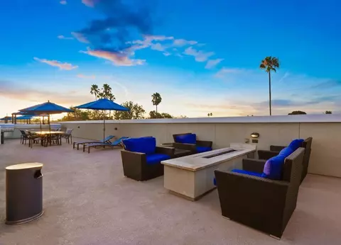 10407 Magnolia Blvd, Los Angeles, CA 91601