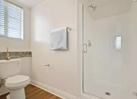10407 Magnolia Blvd, Los Angeles, CA 91601