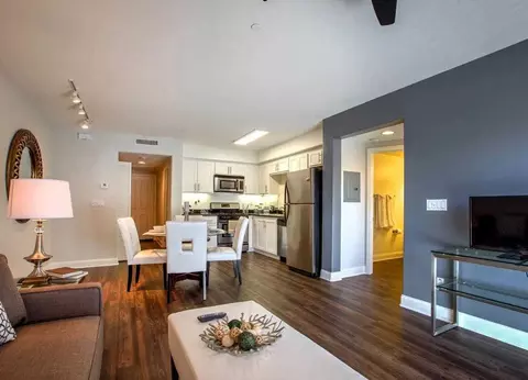 10407 Magnolia Blvd, Los Angeles, CA 91601