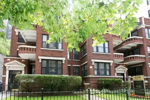 439 W Melrose St #1C, Chicago, IL 60657