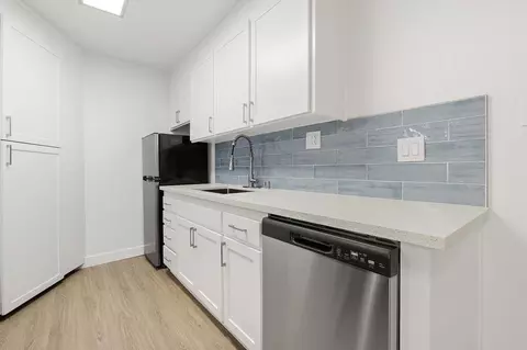 2401 Seaside St, San Diego, CA 92107