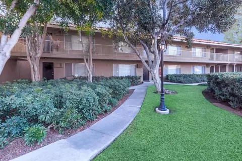 230 E Chapman Ave, Placentia, CA 92870