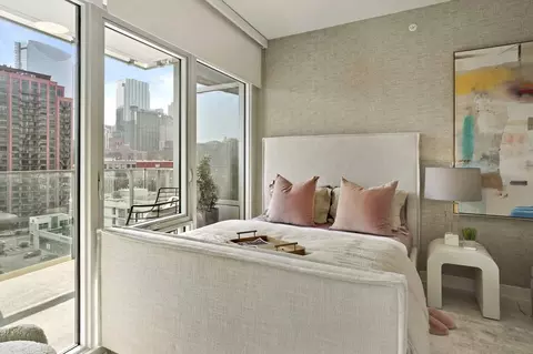 354 N Union Ave #1-1, Chicago, IL 60661