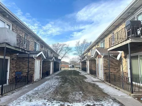 7724 S Harlem Ave #2E, Bridgeview, IL 60455