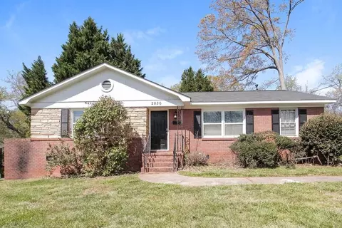 2836 Parkmont Dr, Charlotte, NC 28208