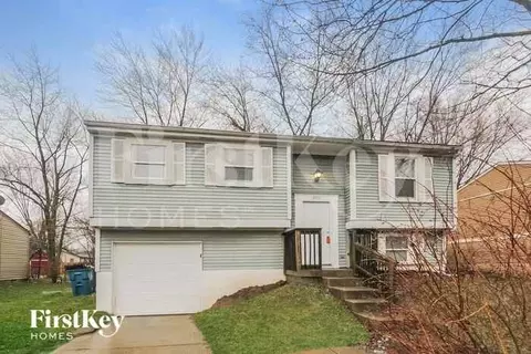 902 Bremerton Dr, Cumberland, IN 46229