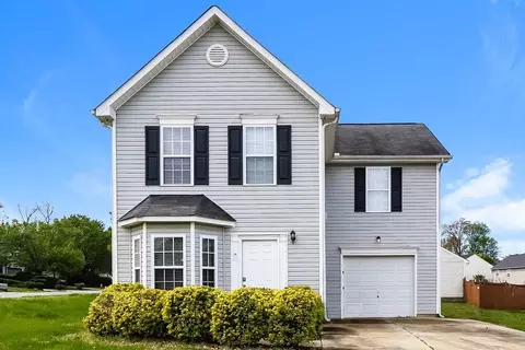 3005 Hunters Creek Ct, Charlotte, NC 28269