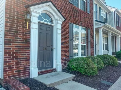223 Spring Crossing Cir, Greer, SC 29650