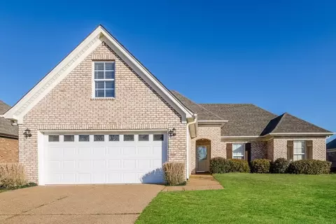 2700 Cherry Tree Dr, Southaven, MS 38672
