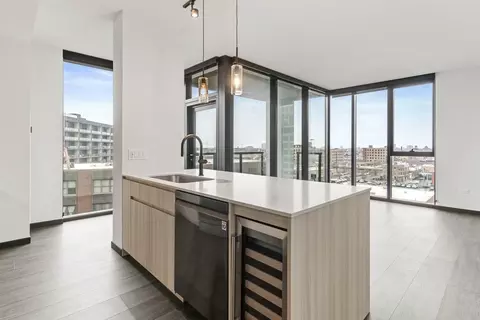 1400 W Randolph St #3-2-5, Chicago, IL 60607