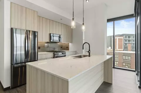1400 W Randolph St #2-2, Chicago, IL 60607