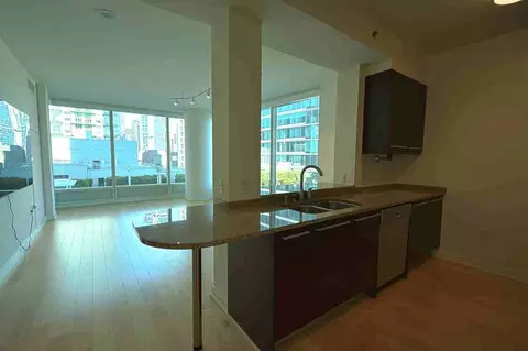 425 1st St #807, San Francisco, CA 94105