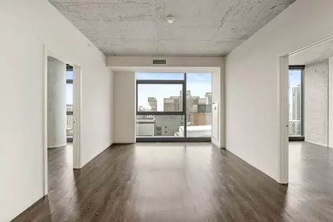 717 S Clark St #2-2, Chicago, IL 60605