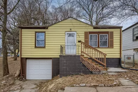 3356 N 41st St #1, Omaha, NE 68111