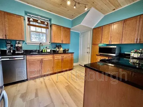 5469 Pocusset St, Pittsburgh, PA 15217
