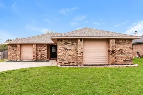 10229 Stoney Bridge Rd, Fort Worth, TX 76108
