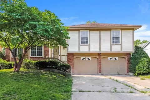 7505 E 134th St, Grandview, MO 64030